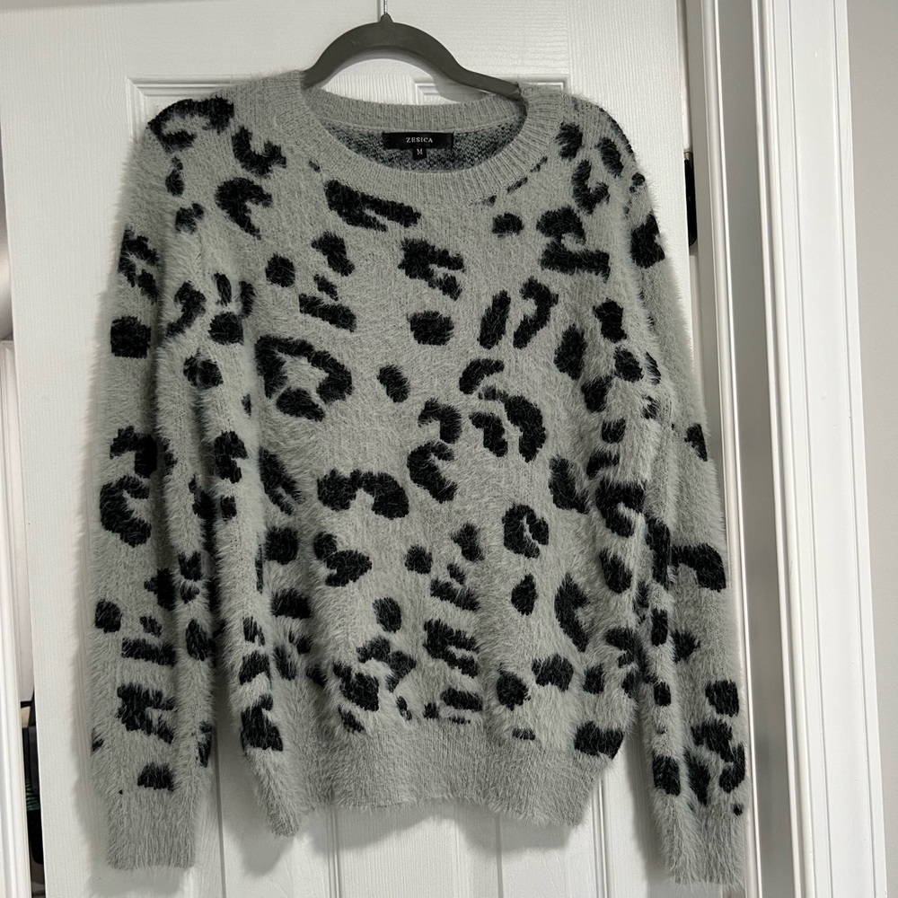 Zesica size M sweater